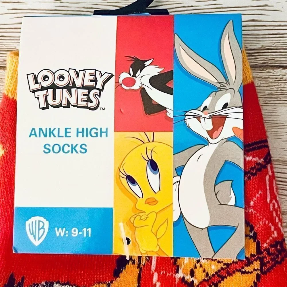 NWT Gorgeous 3 Pack Sz 9-11 Snoopy, scooby Doo, Duffy Duck Ankle High Socks
